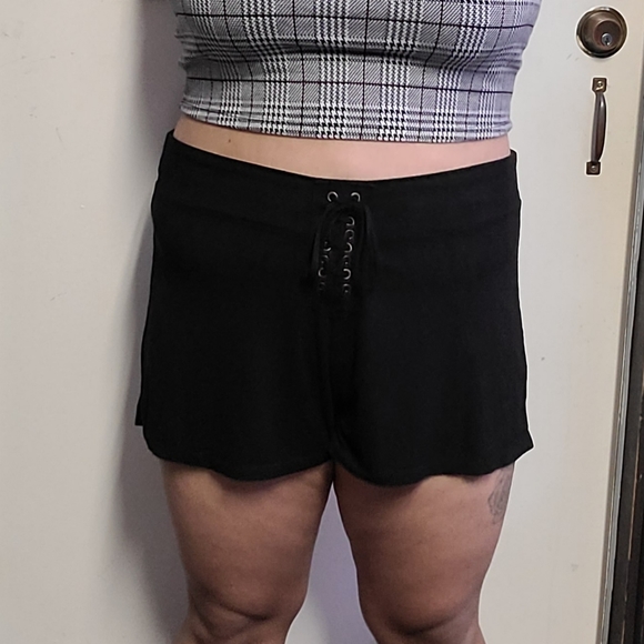 Bluenotes Black shorts - Picture 4 of 4